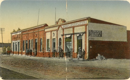 Archivo: Bazar Progreso Correo y Municip.jpg